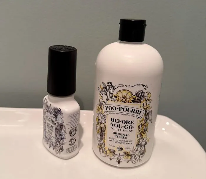 Your Bathroom Can Stay Smelling Like A Field Of Daisies, No Matter What Happens, Thanks To <a Style="Display:inline;" Href="Https://Www.amazon.com/Poo-Pourri-Before-You-Go-Toilet-Bottle-Original/Dp/B0071b09y8?ie=utf8&th=1&linkcode=ll1&tag=bpsparrow-20&linkid=cd5eb3d2a163e4a14e79f5a1057e02be&language=en_us&ref_=as_li_ss_tl" Target="_blank">    <span Style="Font: Inherit; Color: #d74b1f;"> Poo-Pourri Before-You-Go Toilet Spray </Span>