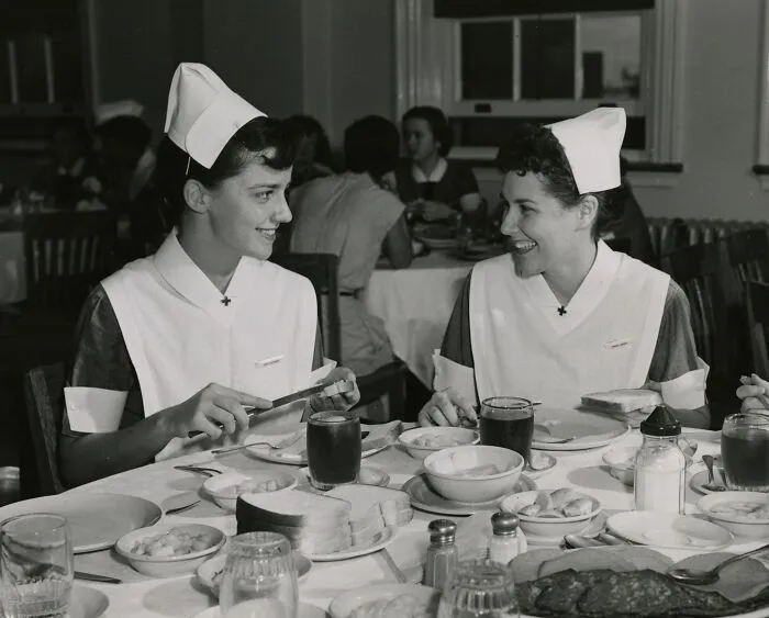 Jane Hartman '54, Jewel Hunt '54, Sunday Night Supper