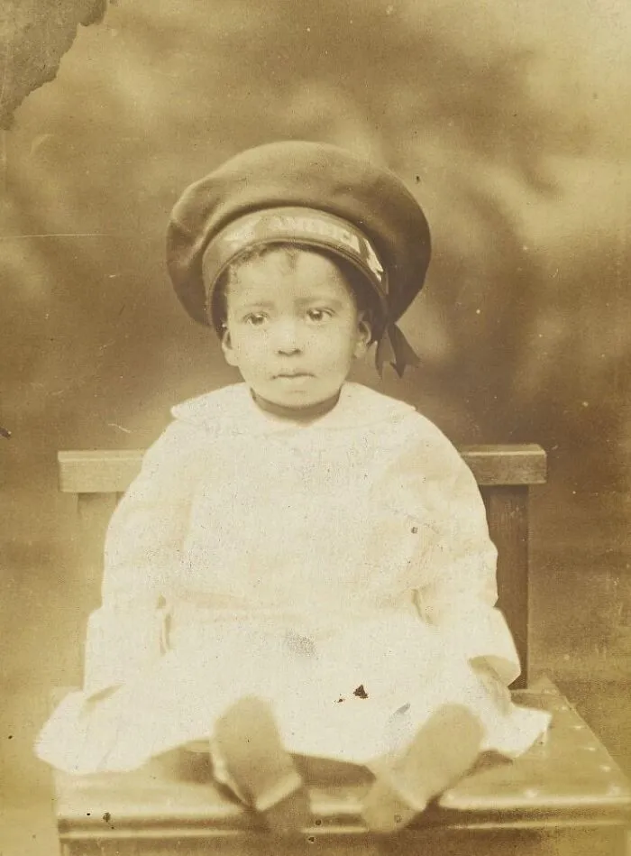 25 Vintage Postcards That Capture The Heart Of The 1930s