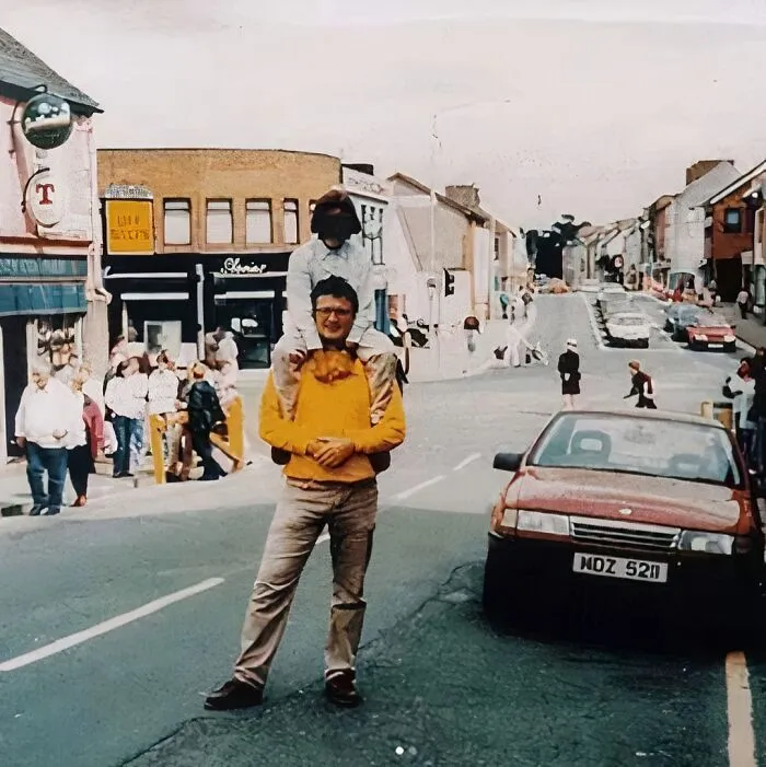40 Innocent-Looking Photos That Hold Sinister Secrets