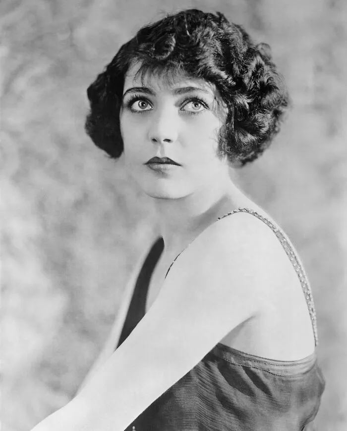 Renee Adoree, 1922