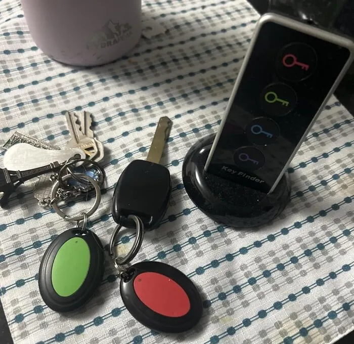 You Can Finally Stop Yelling "Accio" At Your Couch Cushions Because These <a Style="Display:inline;" Href="Https://Www.amazon.com/Control-Locator-Retriever-Tracker-Keychain/Dp/B0bwyzjlph?ie=utf8&linkcode=ll1&tag=bpdog-20&linkid=4cb145293c4d431bef1522fe427ae066&language=en_us&ref_=as_li_ss_tl" Target="_blank">  <span Style="Font: Inherit; Color: #d74b1f;"> Key Locator Tags </Span> Actually Work