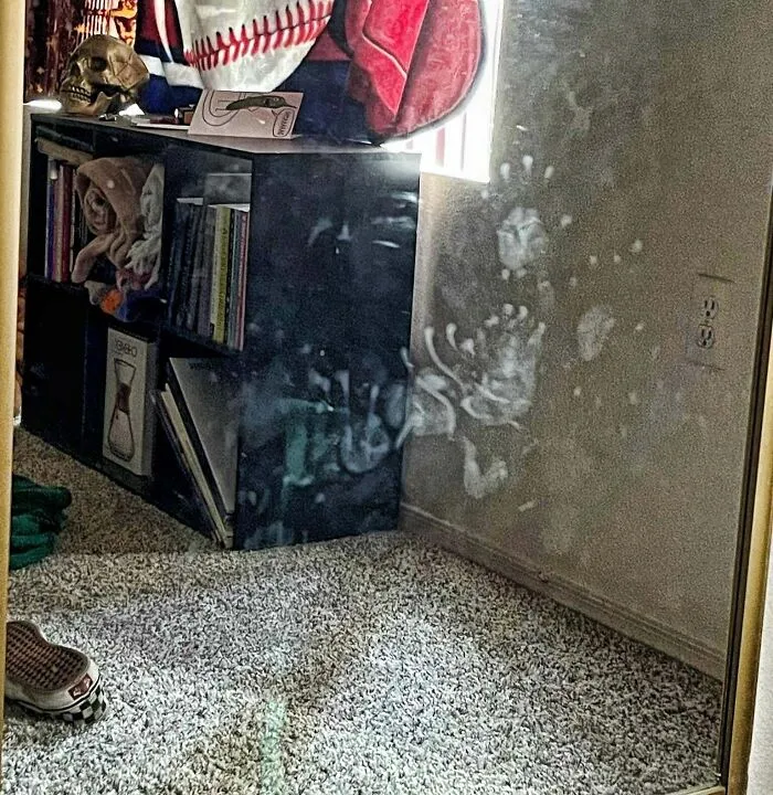 I Woke Up Today And Noticed Tiny Children’s Handprints On Mirror Of My Closet Door. Knee Height. I Am A 5’7” Woman. I Was Terrified