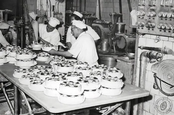 Cake Decoration At The Confiteria Del Molino, Buenos Aires, Argentina, 1959