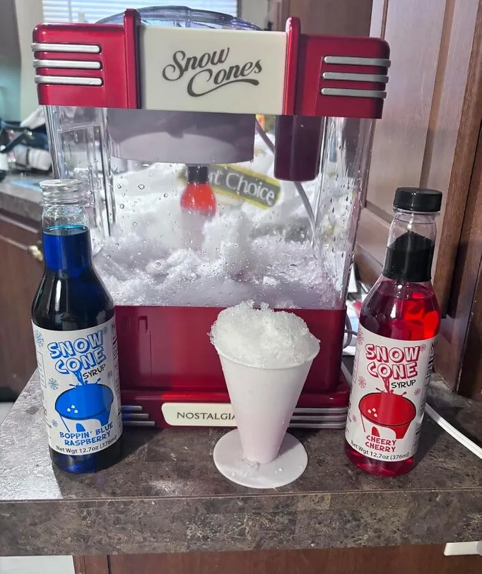 The Ice From Your Freezer Is About To Live Its Best Life And Become A Sugary, Delicious Treat With A  <a Style="Display:inline;" Href="Https://Www.amazon.com/Nostalgia-Table-Top-Machine-Reusable-Plastic/Dp/B00197wv7i?ie=utf8&th=1&linkcode=ll1&tag=bpfrog-20&linkid=51aa41d6b66e28124a5f17a8187cbc7c&language=en_us&ref_=as_li_ss_tl" Target="_blank">  <span Style="Font: Inherit; Color: #d74b1f;">  Snow Cone Maker </Span>