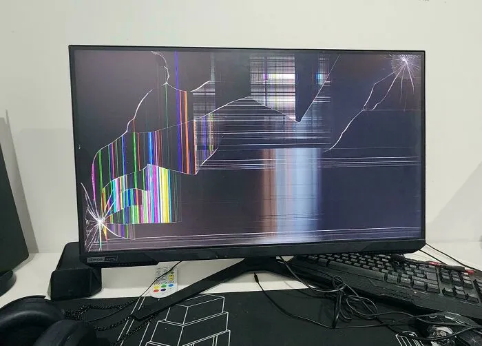 Mi padre ha destrozado mi monitor
