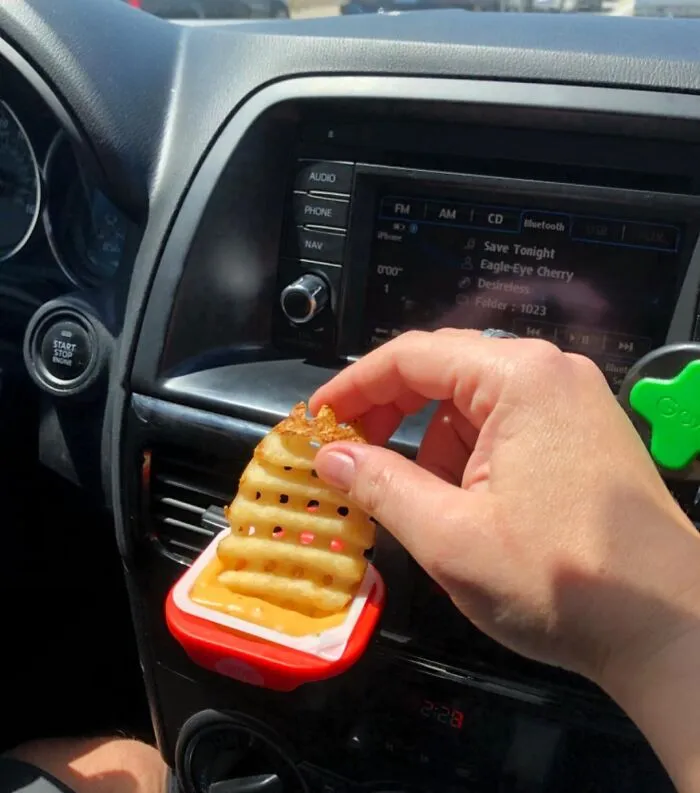 The Dangerous Game Of "Dip While You Drive" That Threatens Both Your Upholstery And Your Life Can Finally Be Played Safely With The  <a Style="Display:inline;" Href="Https://Www.amazon.com/Saucemoto-Holder-Ketchup-Dipping-Sauces/Dp/B07cyy77m5?ie=utf8&linkcode=ll1&tag=bpwombat-20&linkid=3c4c53b33cc03b04c6d153bafe0e44b2&language=en_us&ref_=as_li_ss_tl" Target="_blank">  <span Style="Font: Inherit; Color: #d74b1f;"> Saucemoto Dip Clip </Span>