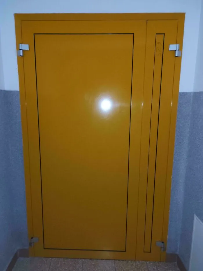 Accidentally Locked Myself In A Room With No Doorknob In School