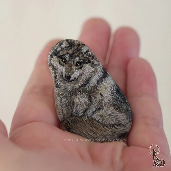 Japanese Artist Brings Stones To Life By Painting Animals On Them (64 New Pics)