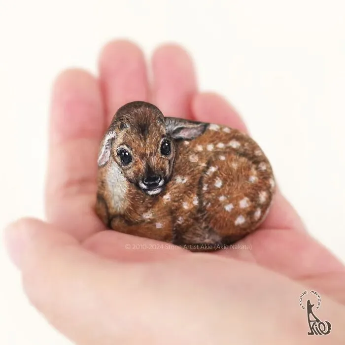 Japanese Artist Brings Stones To Life By Painting Animals On Them (64 New Pics)