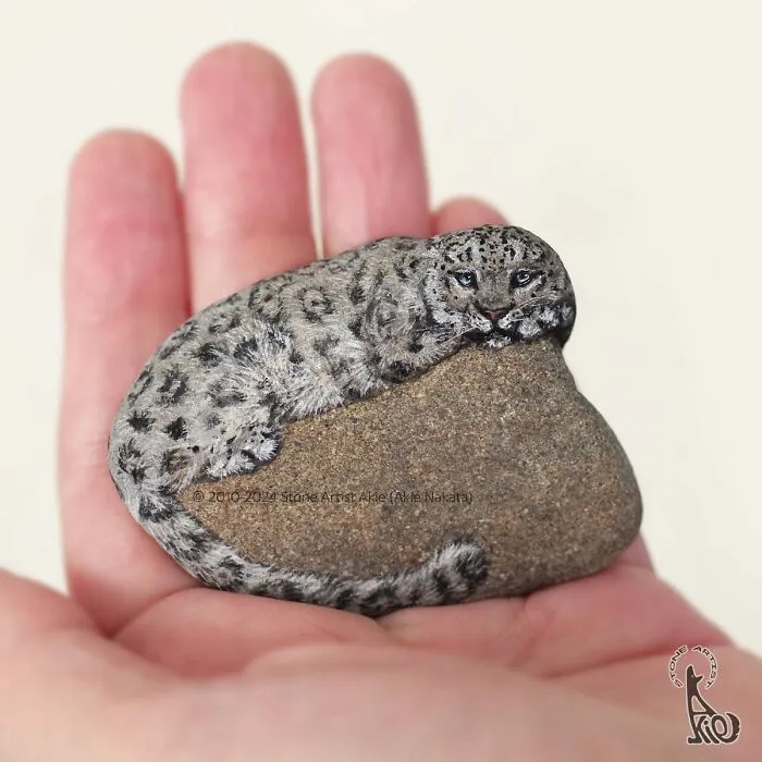 Japanese Artist Brings Stones To Life By Painting Animals On Them (64 New Pics)