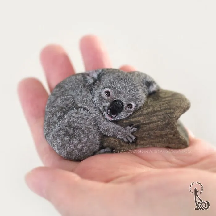 Japanese Artist Brings Stones To Life By Painting Animals On Them (64 New Pics)