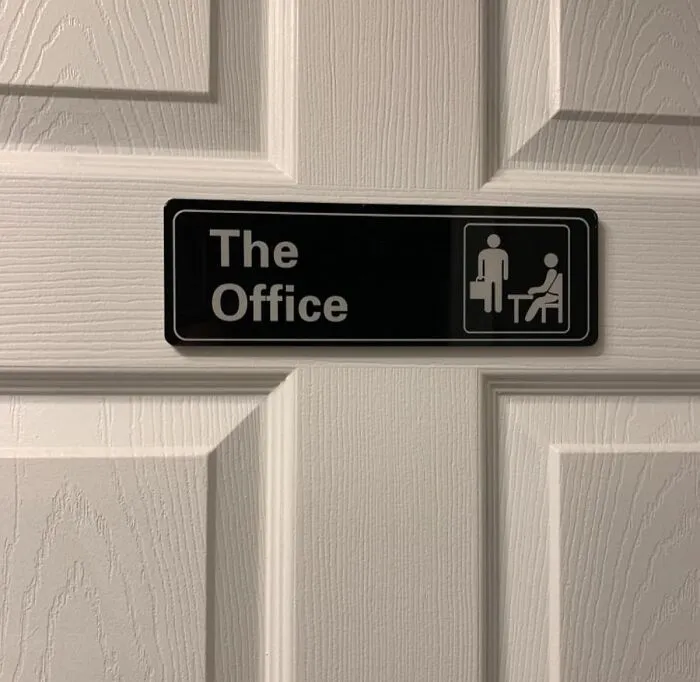 The Promotion To Regional Manager Of Your Own Apartment Is Finally Official With This <a Style="Display:inline;" Href="Https://Www.amazon.com/Nakimo-Office-Self-Adhesive-Plate-Acrylic/Dp/B07kr44hgs?ie=utf8&linkcode=ll1&tag=bpbutterfly-20&linkid=fb5e4e8a4872a6dfe38df8dbff8a78e2&language=en_us&ref_=as_li_ss_tl" Target="_blank">  <span Style="Font: Inherit; Color: #d74b1f;"> "The Office" Door Sign </Span>