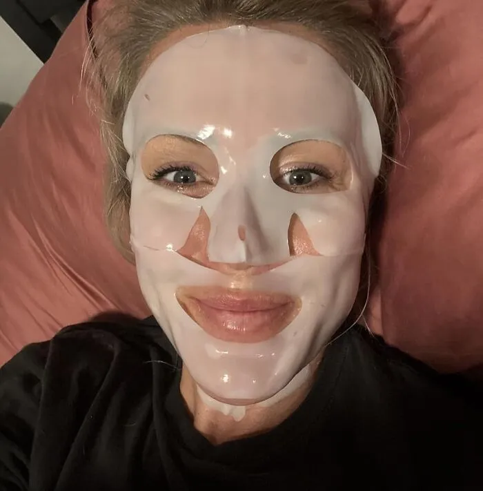 You Can Finally Understand Why TikTok Is In A Collective Chokehold Over The <a Style="Display:inline;" Href="Https://Www.amazon.com/Biodance-Bio-Collagen-Tightening-Hydrating-Molecular/Dp/B0b2rm68g2?ie=utf8&th=1&linkcode=ll1&tag=bpbutterfly-20&linkid=717121af6e3fb59f9fb4eeb3db8e291a&language=en_us&ref_=as_li_ss_tl" Target="_blank">  <span Style="Font: Inherit; Color: #d74b1f;"> Biodance Bio-Collagen Real Deep Mask </Span> After You Wake Up With Glass Skin