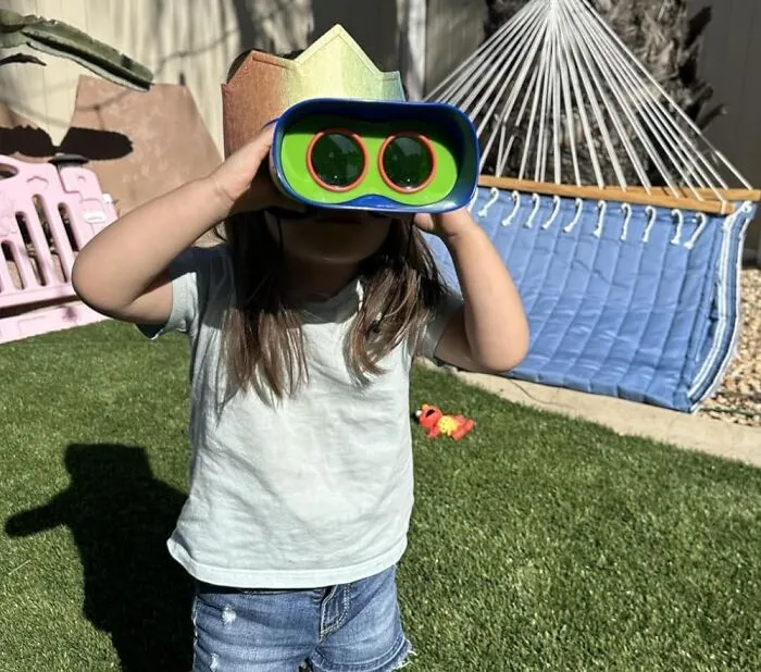 Their Important Research Into What The Dog Is Sniffing So Intently Over There Can Now Be Conducted From A Safe Distance With A Pair Of <a Style="Display:inline;" Href="Https://Www.amazon.com/Educational-Insights-Geosafari-Jr-Kidnoculars/Dp/B00b1z6eps?ie=utf8&th=1&linkcode=ll1&tag=bphorse-20&linkid=437e596e0dde74ee940176f730a6b382&language=en_us&ref_=as_li_ss_tl" Target="_blank">  <span Style="Font: Inherit; Color: #d74b1f;"> Geosafari Jr. Kidnoculars </Span>