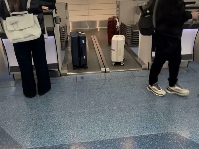 In Japan, Baggage Scales Are Flat On The Ground, So You Don't Have To Lift Your Heavy Suitcases