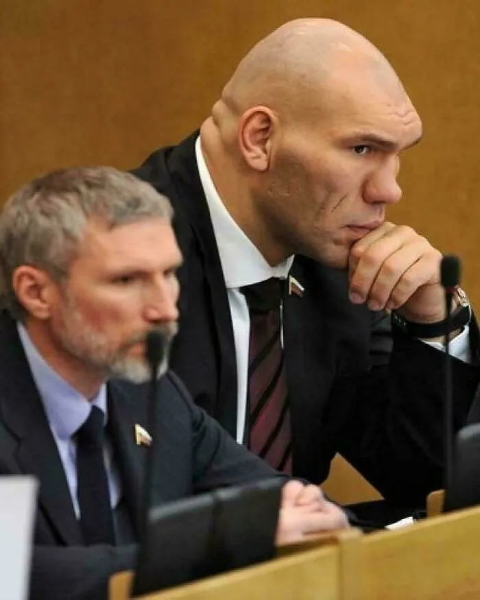 El político ruso y ex campeón de boxeo de peso pesado, Nikolai Valuev