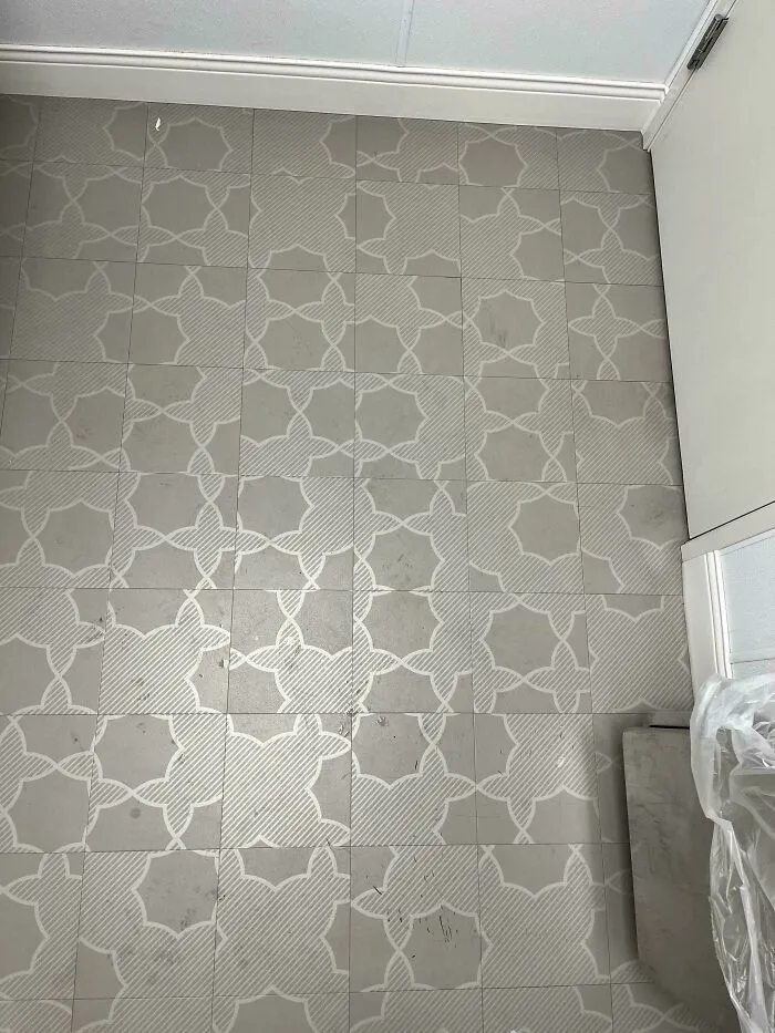 Ni un azulejo encaja en el patrón