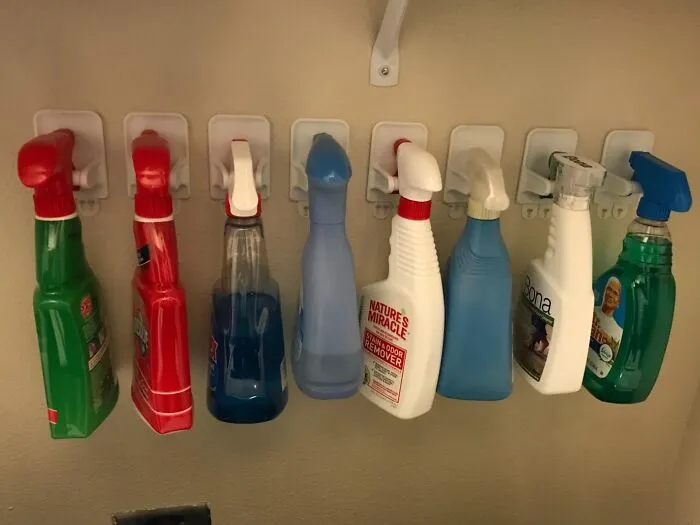 The Cabinet Under Your Sink Can Stop Being A Chaotic Mosh Pit For Cleaning Supplies With Some <a Style="Display:inline;" Href="Https://Www.amazon.com/Command-Hangers-Decorate-Damage-Free-17009-Hw2es/Dp/B06zyh43cs?ie=utf8&th=1&linkcode=ll1&tag=bprabbit-20&linkid=891ae8036362531263488327d6d49a83&language=en_us&ref_=as_li_ss_tl" Target="_blank"> <span Style="Font: Inherit; Color: #d74b1f;"> Command Spray Bottle Hangers</Span>