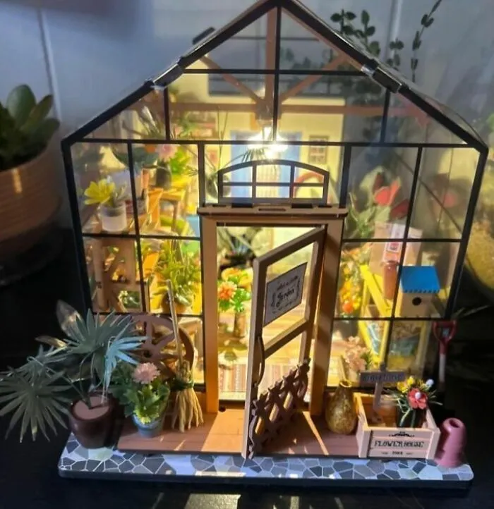 A Tiny Haven For The Imagination, The <a Style="Display:inline;" Href="Https://Www.amazon.com/Rolife-Dollhouse-Kit-Flower-House-Home-Decoration-Miniature/Dp/B07nz2znvm?ie=utf8&linkcode=ll1&tag=bpaxolotl-20&linkid=f4f774376d6703cf475b8a2817f927e6&language=en_us&ref_=as_li_ss_tl" Target="_blank"><span Style="Font: Inherit; Color: #d74b1f;"> Mini Greenhouse Building Kit </Span> Is A Charming Miniature World Where Creativity And Whimsy Bloom