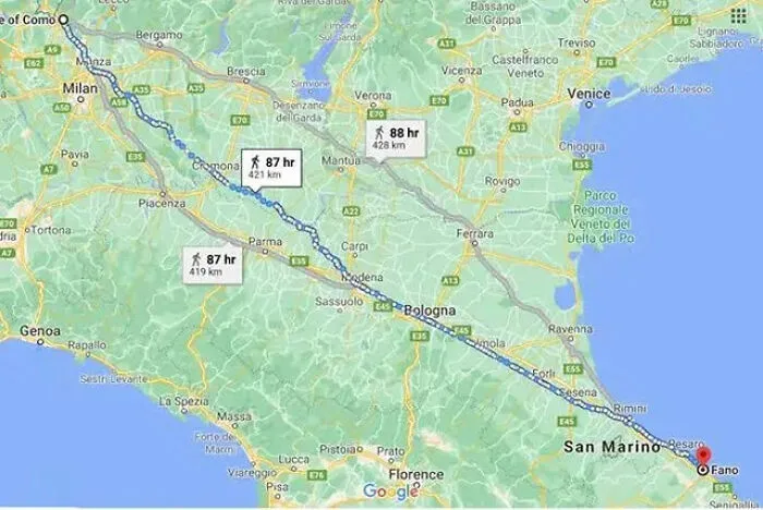 Un hombre caminó 450 km para calmarse tras una pelea con su esposa.
