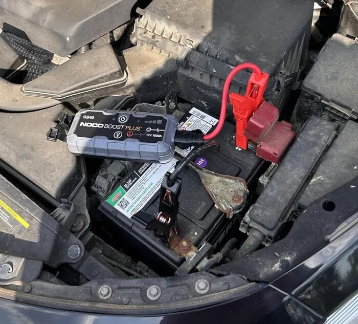 You Can Skip The Part Where You Have To Awkwardly Ask A Stranger For A Jump With A <a Style="Display:inline;" Href="Https://Www.amazon.com/Noco-Gb40-Ultrasafe-Lithium-Starter/Dp/B015tkupic?ie=utf8&linkcode=ll1&tag=bpkiwi-20&linkid=2f641e1f204b4bc77318eb04422258a0&language=en_us&ref_=as_li_ss_tl" Target="_blank">  <span Style="Font: Inherit; Color: #d74b1f;"> 12v Lithium Battery Car Jump Starter </Span>