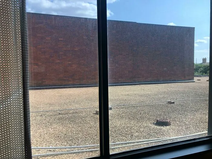 Pagamos extra por una habitación en la "torre" de  nuestro hotel y nos dijeron que tendríamos una hermosa vista del río.