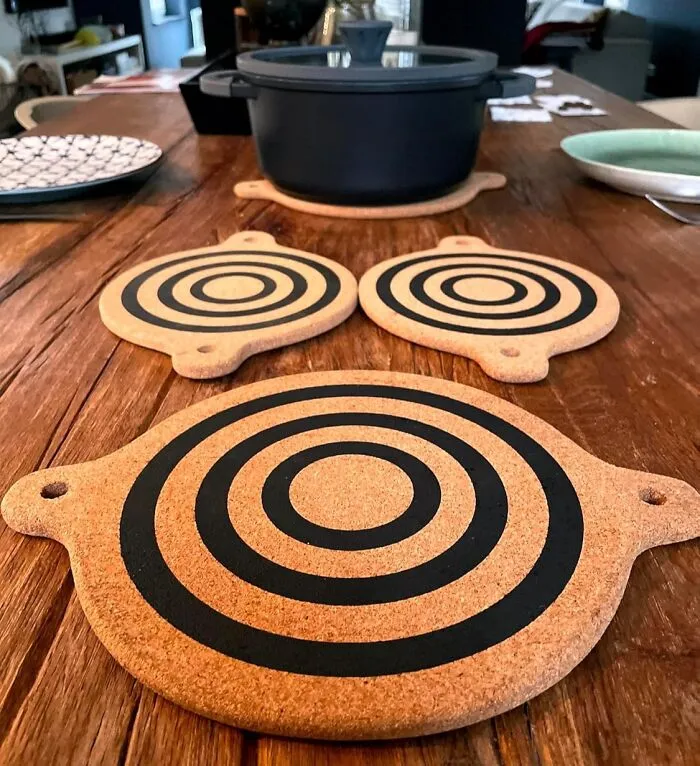 Your Hot Pan Is About To Get A Clingy Little Friend That Follows It Everywhere With A <a Style="Display:inline;" Href="Https://Www.amazon.com/Multipack-Magnetic-Protects-Countertops-Protection/Dp/B0d83wc1zn?crid=33avkxx1hjqag&dib=eyj2ijoimsj9.c0l1vbhwvi4ymdlvkykk6wdhxryipdcllep4gjdhvs1d52acw3_2hlm_kqydoxfufxf-Jjif8hgi_ey5_j-Ct5rkpudqqgiz2rboc8lugd1078roxbmmm5qshrolegv2hpccw4yyei9bsu2oug-V0fb7phm2krgvbgl_84s1khwexeozedeoszgvco6-Kwljp5phuvxp5j2bktt3hkt2z67nkxmlasydiq31af2dg2g-R2nttjriwpuemthn2ccvbhbdkyxvmfdpganiz5_jqqx7tu7hluziy-5md1ypxle.koxo02q-5ambis28livxu05_i7cdhepbwzjyosm3o20&dib_tag=se&keywords=magnetic+trivet&qid=1753267966&sprefix=magnetic+triv%2caps%2c1430&sr=8-1-Spons&sp_csd=d2lkz2v0tmftzt1zcf9hdgy&psc=1&linkcode=ll1&tag=bpferret-20&linkid=9684107600105bd5ae6261d317f9a47e&language=en_us&ref_=as_li_ss_tl" Target="_blank">  <span Style="Font: Inherit; Color: #d74b1f;"> Magnetic Cork Trivet </Span>