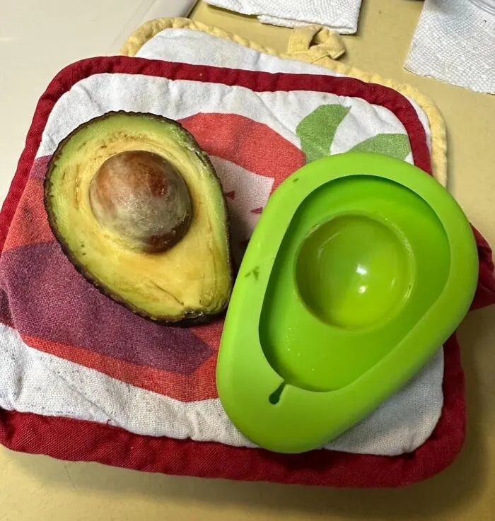 The Other Half Of Your Avocado Can Be Spared From Its Rapid And Tragic Journey To The Dark Side With An <a Style="Display:inline;" Href="Https://Www.amazon.com/Avocado-Huggers-Food-Silicone-Savers/Dp/B01m4qi8u3?ie=utf8&th=1&linkcode=ll1&tag=bpferret-20&linkid=7d4dc96ad5becf32f599f8c6cdeb76f6&language=en_us&ref_=as_li_ss_tl" Target="_blank">  <span Style="Font: Inherit; Color: #d74b1f;"> Avocado Saver </Span>