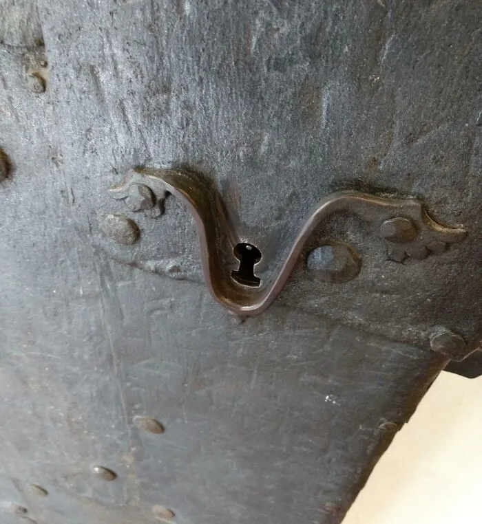 This Antique Door From 1380 In Regensburg (Germany) Helps Finding The Keyhole After You Drank Too Much Wine