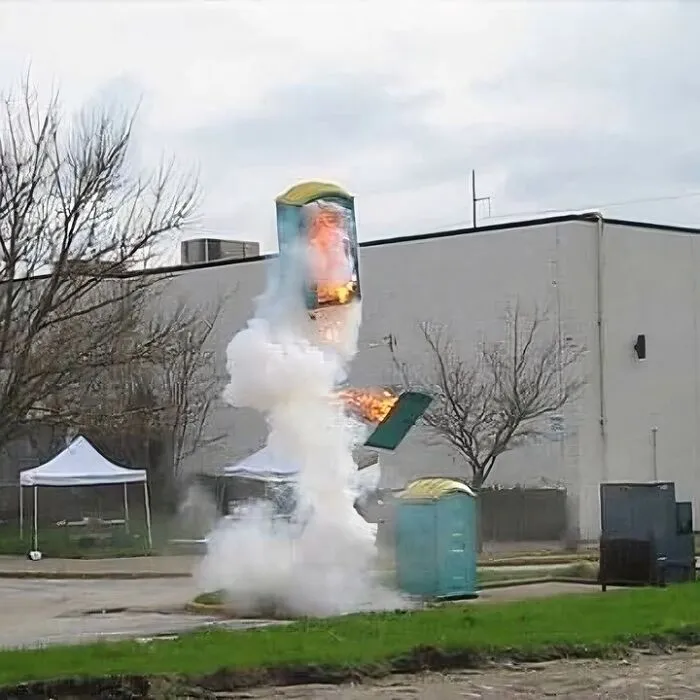 40 Mildly Disturbing Images That Must Be Cursed