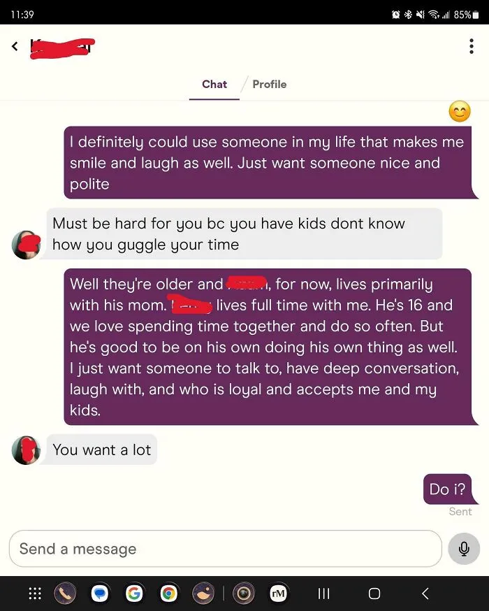 Chat conversation screenshot showing toxic behavior from a nice girl discussing relationships and personal boundaries.