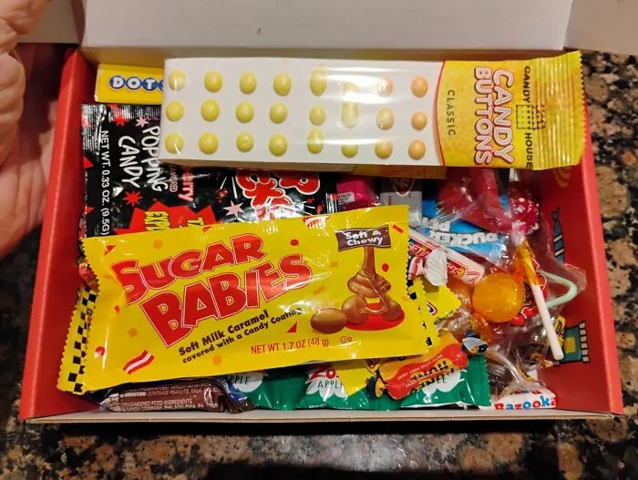 Your Tastebuds Are About To Travel Back To A Simpler Time When Your Biggest Problem Was Trading Snacks At Lunch Thanks To A <a Style="Display:inline;" Href="Https://Www.amazon.com/1975-50th-Birthday-Vintage-Childhood-Nostalgic/Dp/B0dzj7qqzb?ie=utf8&linkcode=ll1&tag=bpfrog-20&linkid=d797ad6c33ad1072e06ebb25626111ea&language=en_us&ref_=as_li_ss_tl" Target="_blank">  <span Style="Font: Inherit; Color: #d74b1f;"> Variety Box Of Vintage Candy </Span>