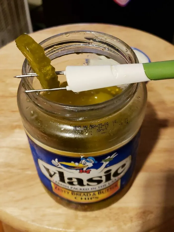 You No Longer Have To Risk Sticking Your Entire Hand Into A Jar Of Questionable Brine To Retrieve An Olive With A <a Style="Display:inline;" Href="Https://Www.amazon.com/Chefn-Fridgefork-Condiment-Arugula-Meringue/Dp/B003o5kvk2?ie=utf8&linkcode=ll1&tag=artandesignews-20&linkid=bdaf6f0113fe0a1f9aeb8e4a0708bc8a&language=en_us&ref_=as_li_ss_tl" Target="_blank">  <span Style="Font: Inherit; Color: #d74b1f;"> Condiment Spear </Span>
