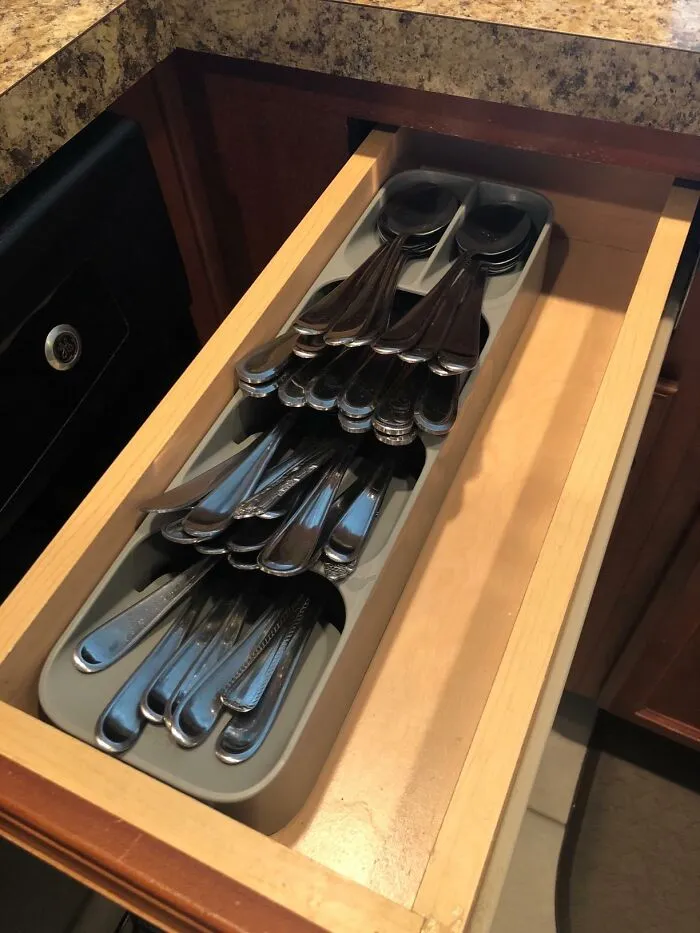 Finding Out Your New Drawer Insert Can Stretch To Fit Is The Kind Of Satisfying Plot Twist Your Kitchen Deserves, And It Comes From An <a Style="Display:inline;" Href="Https://Www.amazon.com/Joseph-85119-Drawerstore-Organizer-Silverware/Dp/B08qh2rrdy?ie=utf8&th=1&linkcode=ll1&tag=bprabbit-20&linkid=b5e27ac58ad278d49168203ec8679ccf&language=en_us&ref_=as_li_ss_tl" Target="_blank"> <span Style="Font: Inherit; Color: #d74b1f;"> Expandable Drawer Organiser</Span>