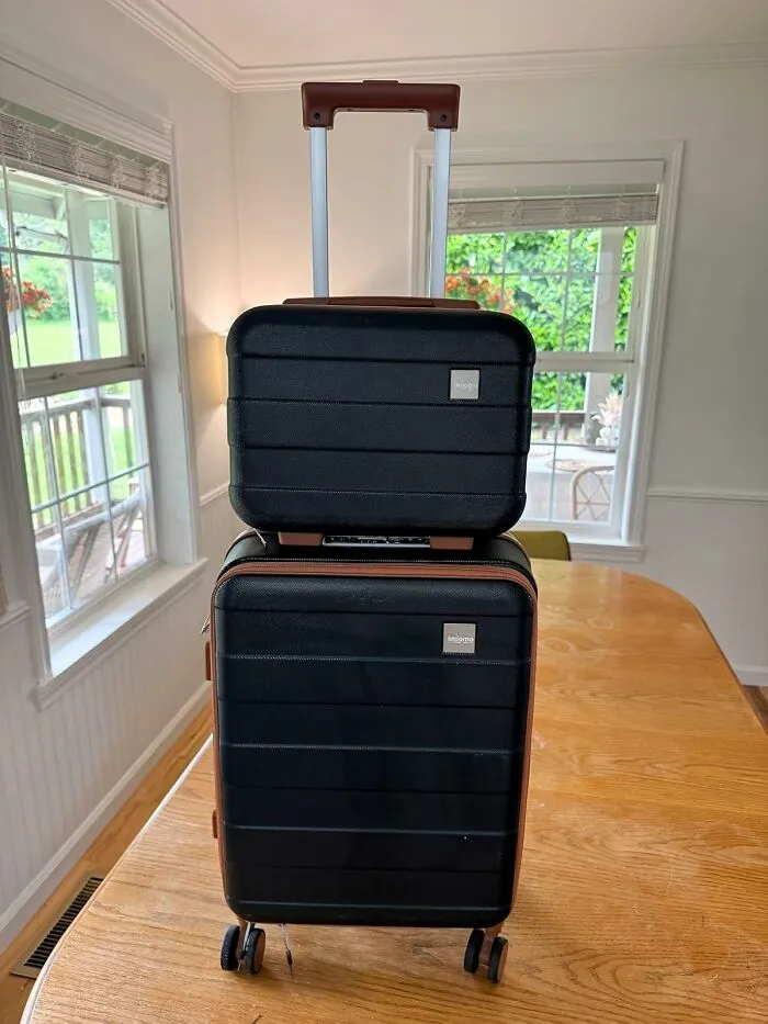Having A <a Style="Display:inline;" Href="Https://Www.amazon.com/Imiomo-Luggage-Approved-Suitcase-Charging/Dp/B0dk14s888?ie=utf8&th=1&linkcode=ll1&tag=bpcrab-20&linkid=c20c82ff8cae2ca2d5b69dc17b42013b&language=en_us&ref_=as_li_ss_tl" Target="_blank">    <span Style="Font: Inherit; Color: #d74b1f;"> Carry On Luggage With A Charging Port</Span> Is The Ultimate Power Move Against The Dreaded "Low Battery" Notification At The Airport Gate