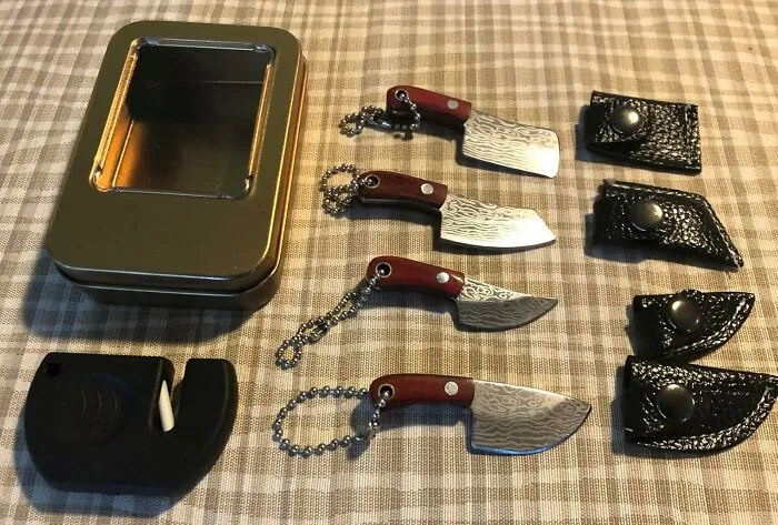 Your Amazon Boxes Will Now Be Opened With A Level Of Ceremonial Gravitas Usually Reserved For A Royal Wedding Thanks To A <a Style="Display:inline;" Href="Https://Www.amazon.com/Jaezziy-Damascus-Sharpener-Knife-Keychain/Dp/B0bwn1y92m?ie=utf8&th=1&linkcode=ll1&tag=bptoucan-20&linkid=99d562f272f8671cf0539396051f35d8&language=en_us&ref_=as_li_ss_tl" Target="_blank"> <span Style="Font: Inherit; Color: #d74b1f;"> Mini Damascus Knife Set </Span>