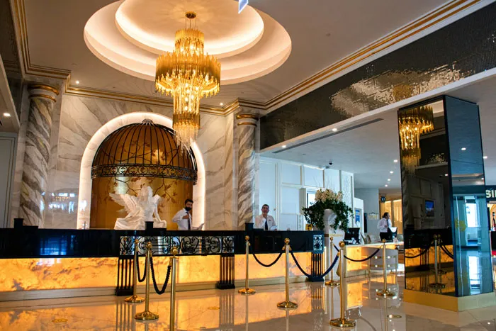Behind The Gilded Gates: 30 Secrets Only Rich People’s Staff Know