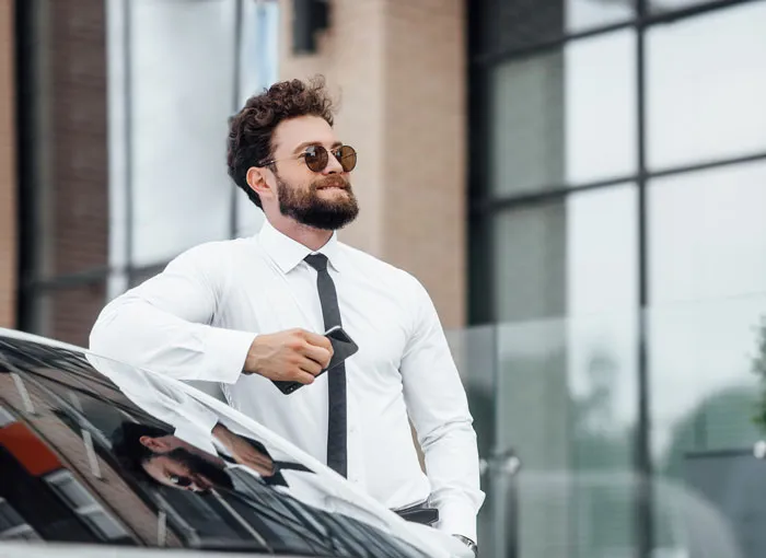 Behind The Gilded Gates: 30 Secrets Only Rich People’s Staff Know