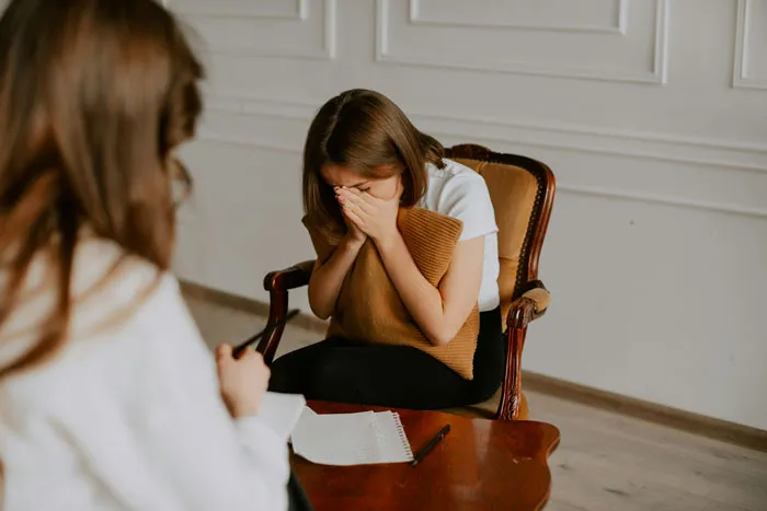40 Therapists Reveal The Differences They’ve Observed Between Their Male And Female Clients