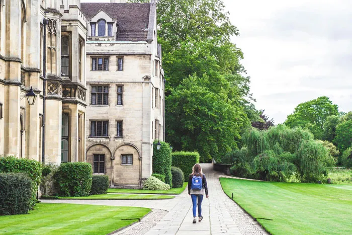 Behind The Gilded Gates: 30 Secrets Only Rich People’s Staff Know