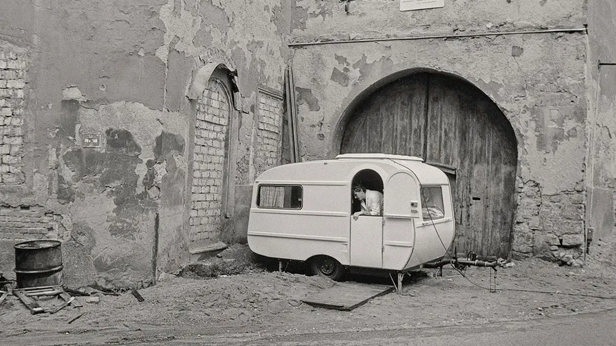 Everyday Life Before Everything Changed: 1980s Photos From East Germany, By Henk Kosche (16 Pics)