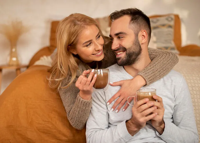 Person Wonders Online: "What Screams 'This Couple Isn't Going To Last Long'?" - Receives 30 Answers