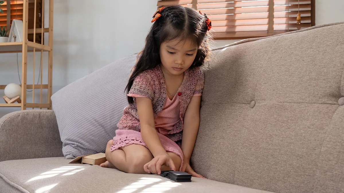 Teen Gets Blasted With Texts And Calls After Parents Realize Their 5YO Is Alone At Home