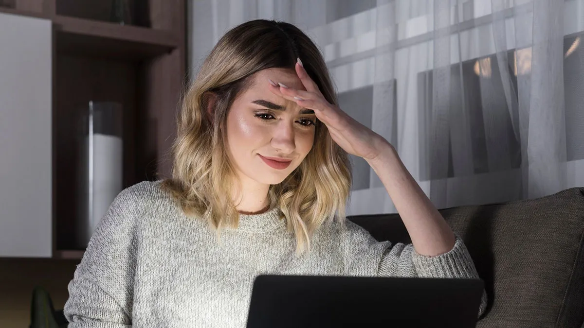 “What’s Something Totally ‘Normal’ People Do That Actually Creeps You Out?” (33 Answers)