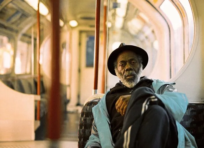 Honest Glimpses Of London Life By Photographer Nico Froehlich (25 Pics)