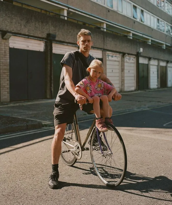 Honest Glimpses Of London Life By Photographer Nico Froehlich (25 Pics)