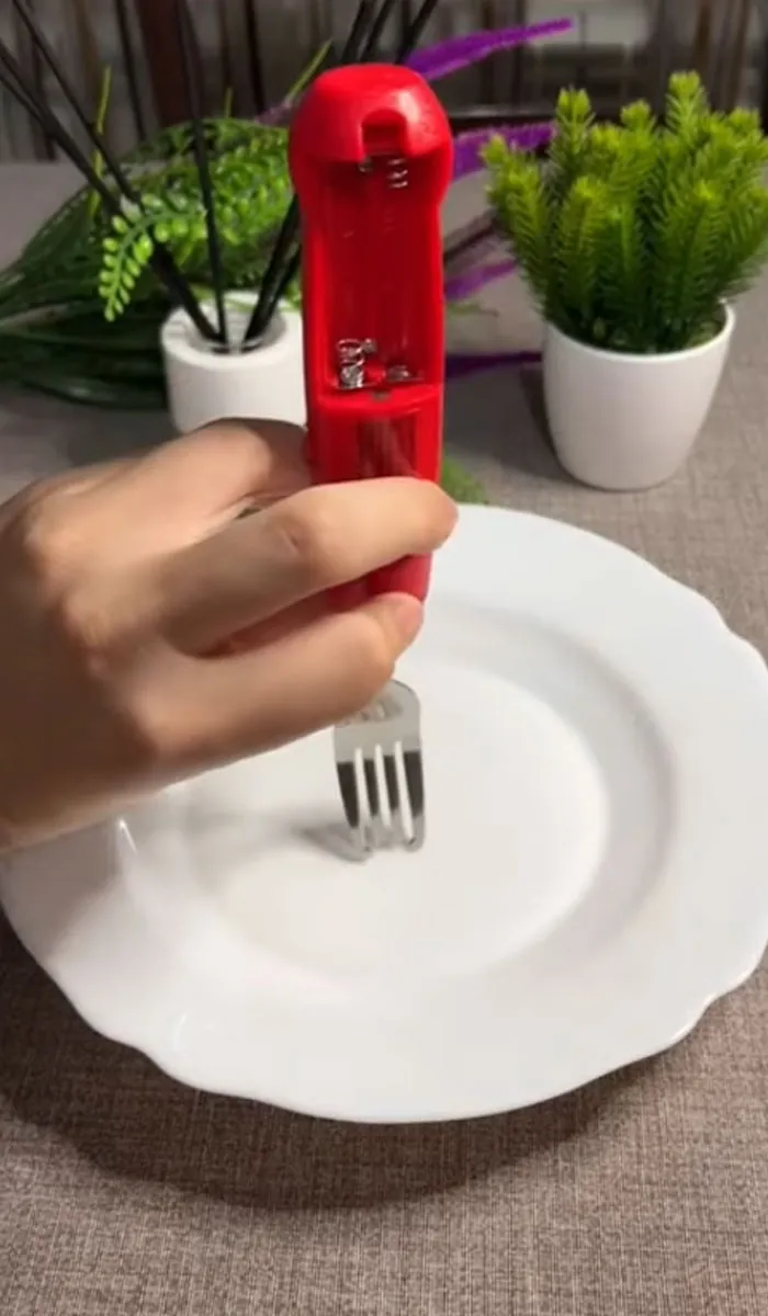 Motorized Spaghetti Fork