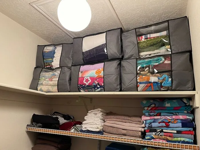 Give Your Bulky Winter Comforters A Cozy Place To Hibernate For The Summer In Some <a Style="Display:inline;" Href="Https://Www.amazon.com/Fab-Totes-Containers-Organizing-Organization/Dp/B092zdhjmn?ie=utf8&th=1&linkcode=ll1&tag=bprabbit-20&linkid=b39b5688a7227fc8156d94d9fc4d7e3b&language=en_us&ref_=as_li_ss_tl" Target="_blank"> <span Style="Font: Inherit; Color: #d74b1f;"> Large Fabric Storage Bags</Span>