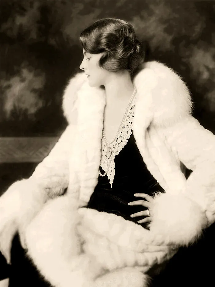 Dorothy Knapp, Ca. 1925
